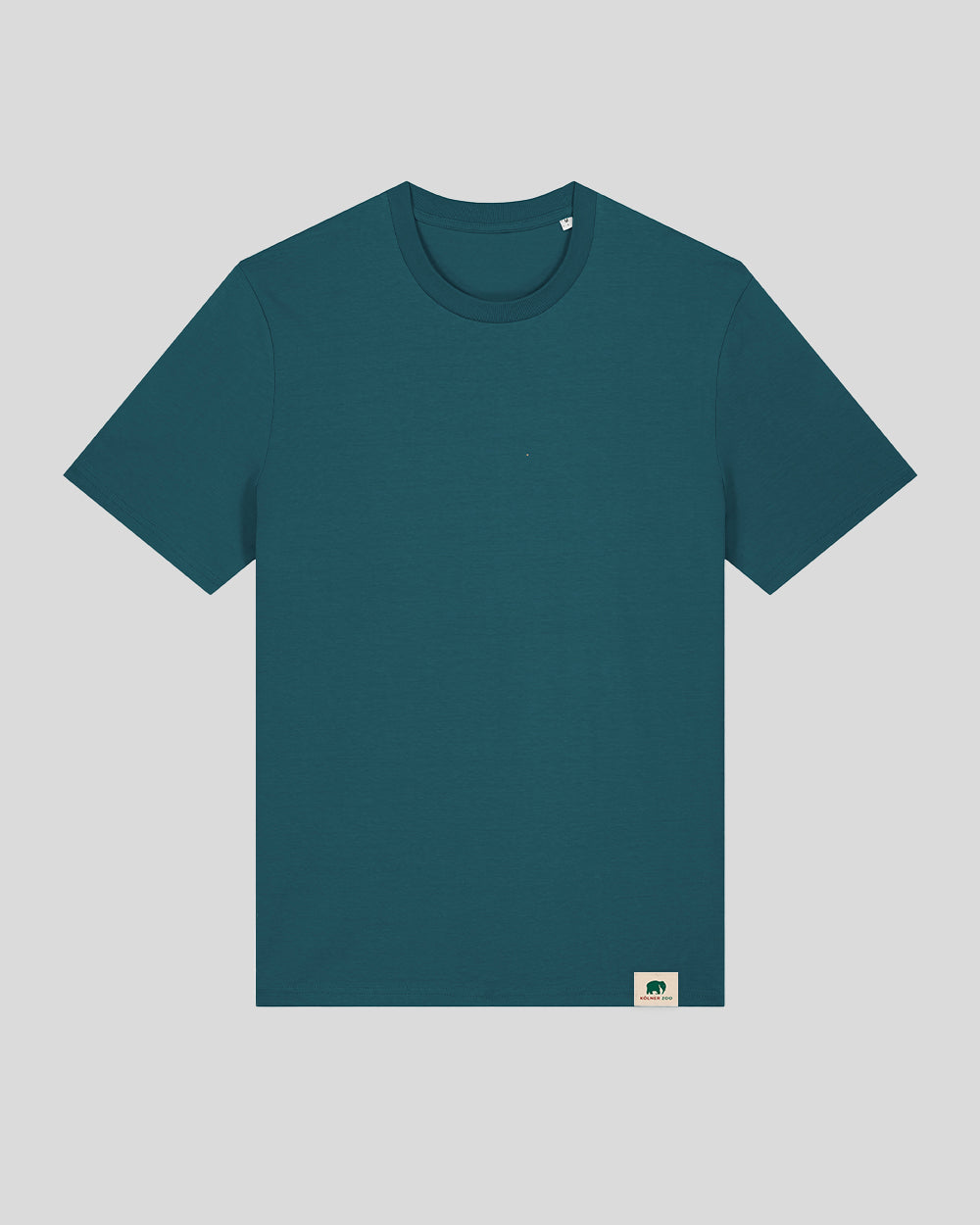 Türkises T-Shirt mit Rundhalsausschnitt, schlichtem Design und ohne Aufdruck auf der Vorderseite. Am unteren rechten Saum befindet sich ein kleines, beiges Label mit einem grünen Elefantenlogo und der Aufschrift „Kölner Zoo“